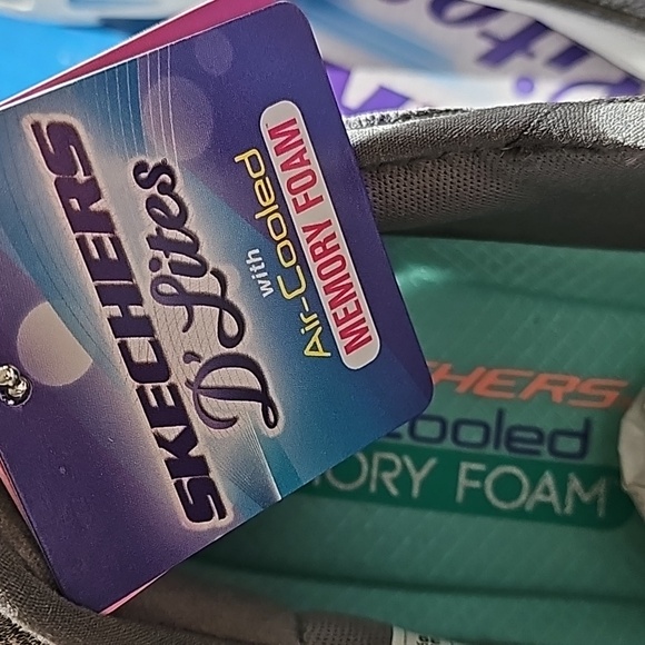 SKECHERS D'LITES MODERN FRONT SLIP ON SNEAKER SHOES SIZE 9 - Picture 4 of 16